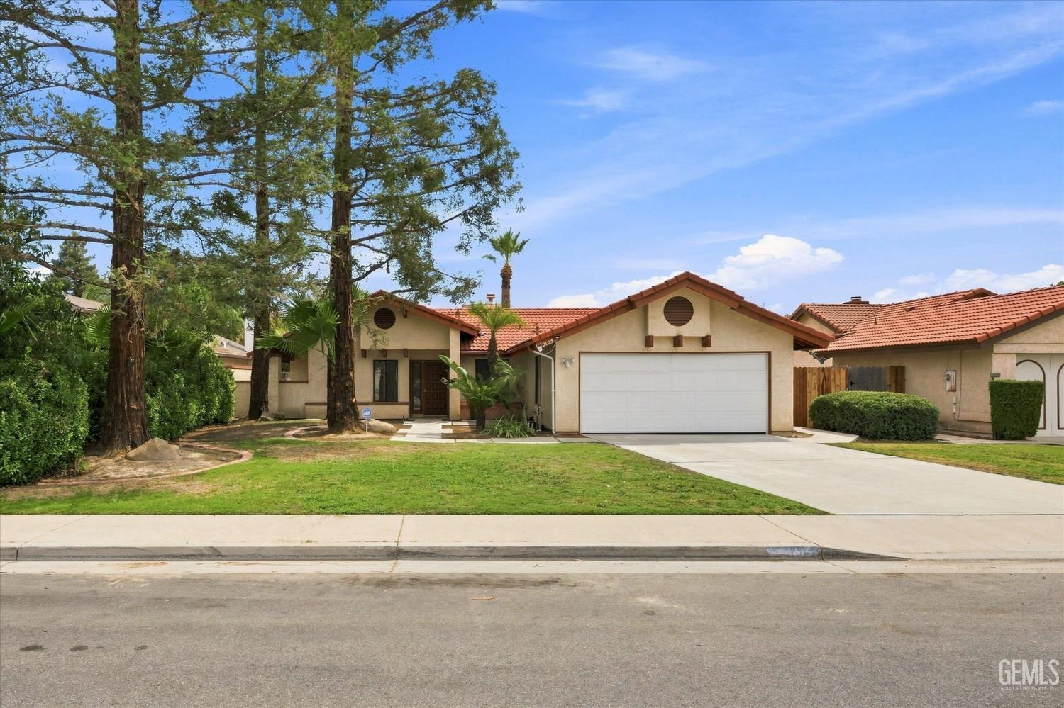 10105 Shadow Oak Way